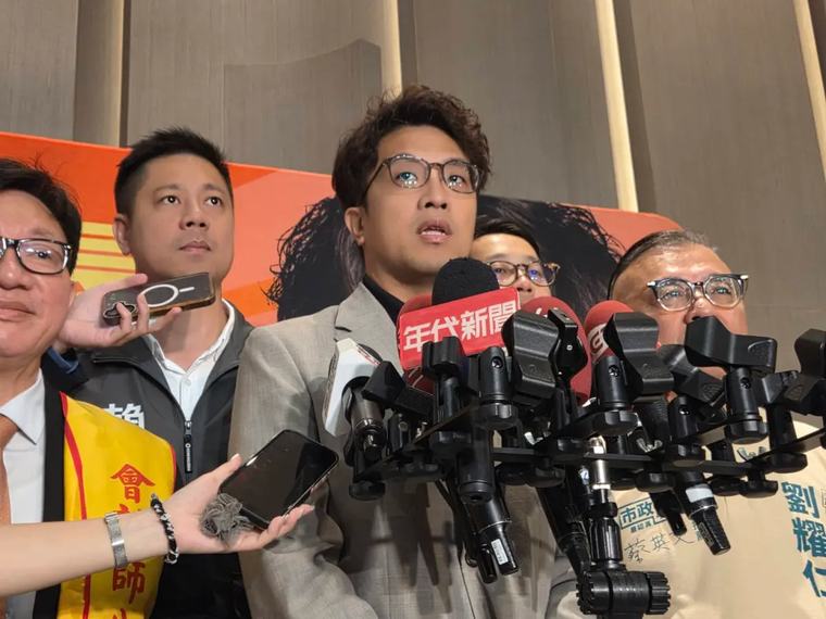 被爆咆哮醫護！李柏毅爆哭道歉駁特權 沈伯洋：應尊重第一線