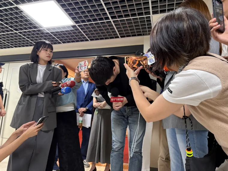 李柏毅急診室咆哮醫護 資深媒體人轟：為仗義俠客的新哥覺得丟臉
